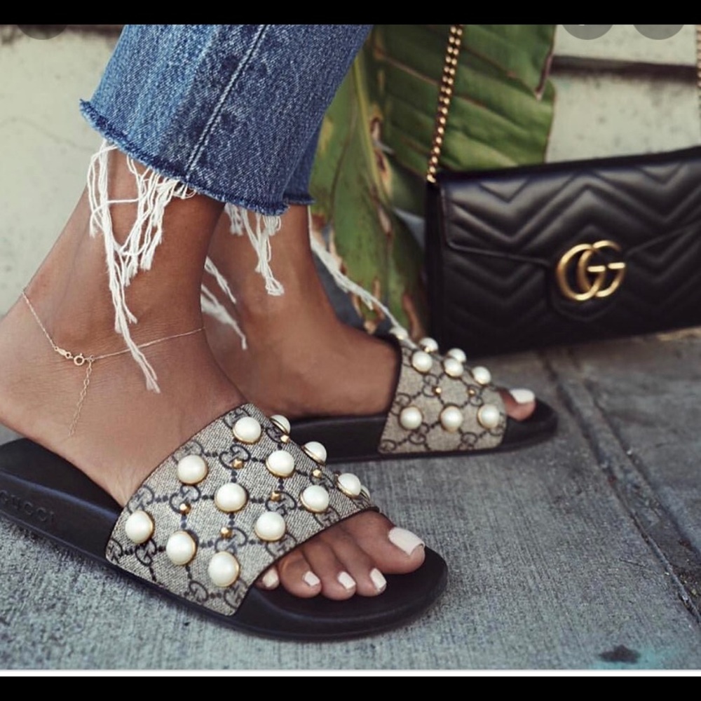 Gucci Pearl slides